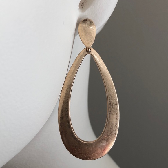 🛍 New Golden Tear Drop Satin Metal Earrings - Picture 3 of 13